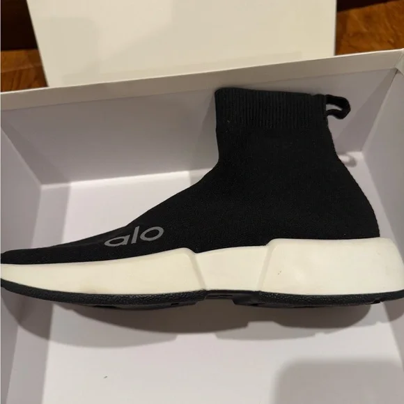 Alo Yoga Velocity Knit Black Sneakers - Picture 5 of 8